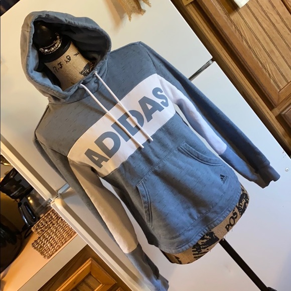 adidas Tops - NWOT Adidas hoodie size women’s small